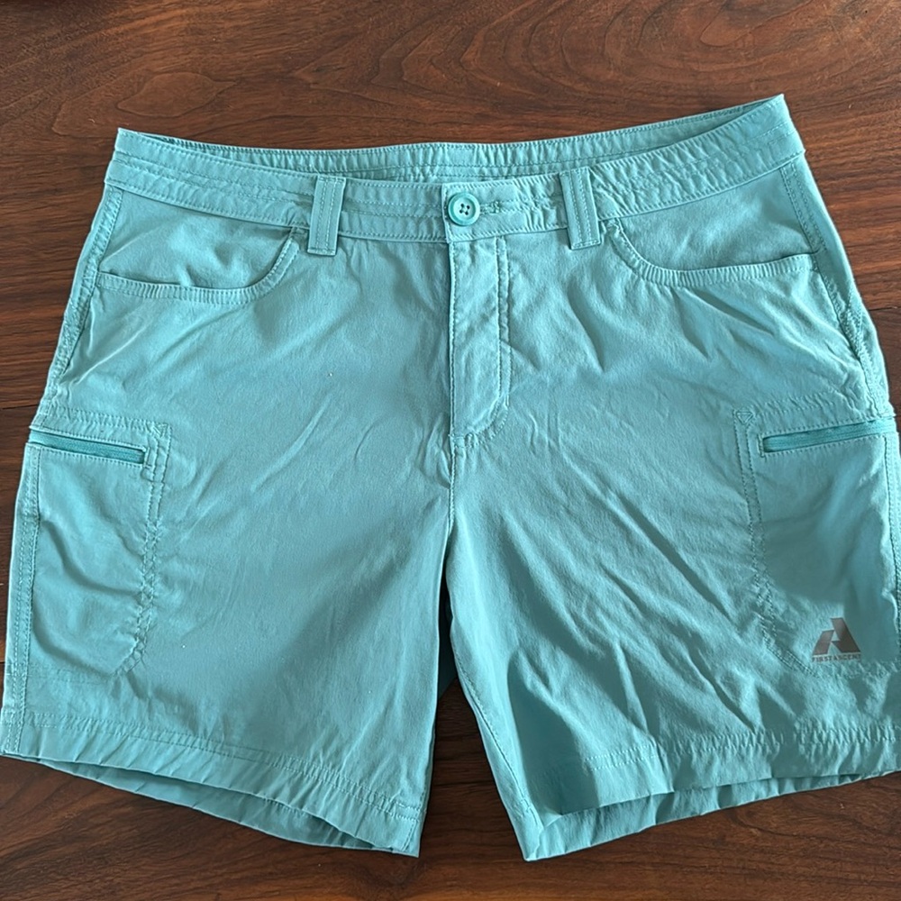 Eddie Bauer First Ascent Guide Pro Shorts size 12 Teal